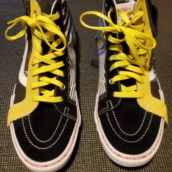 FLASH SALE Vans high tops - Picture 3 of 5